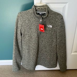 The North Face 1/4 Zip Sweater Fleece - large -NWT